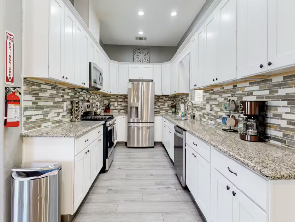 Gorgeous Palm Springs 5 Bedroom Home with Pool & Spa Sleeps 16